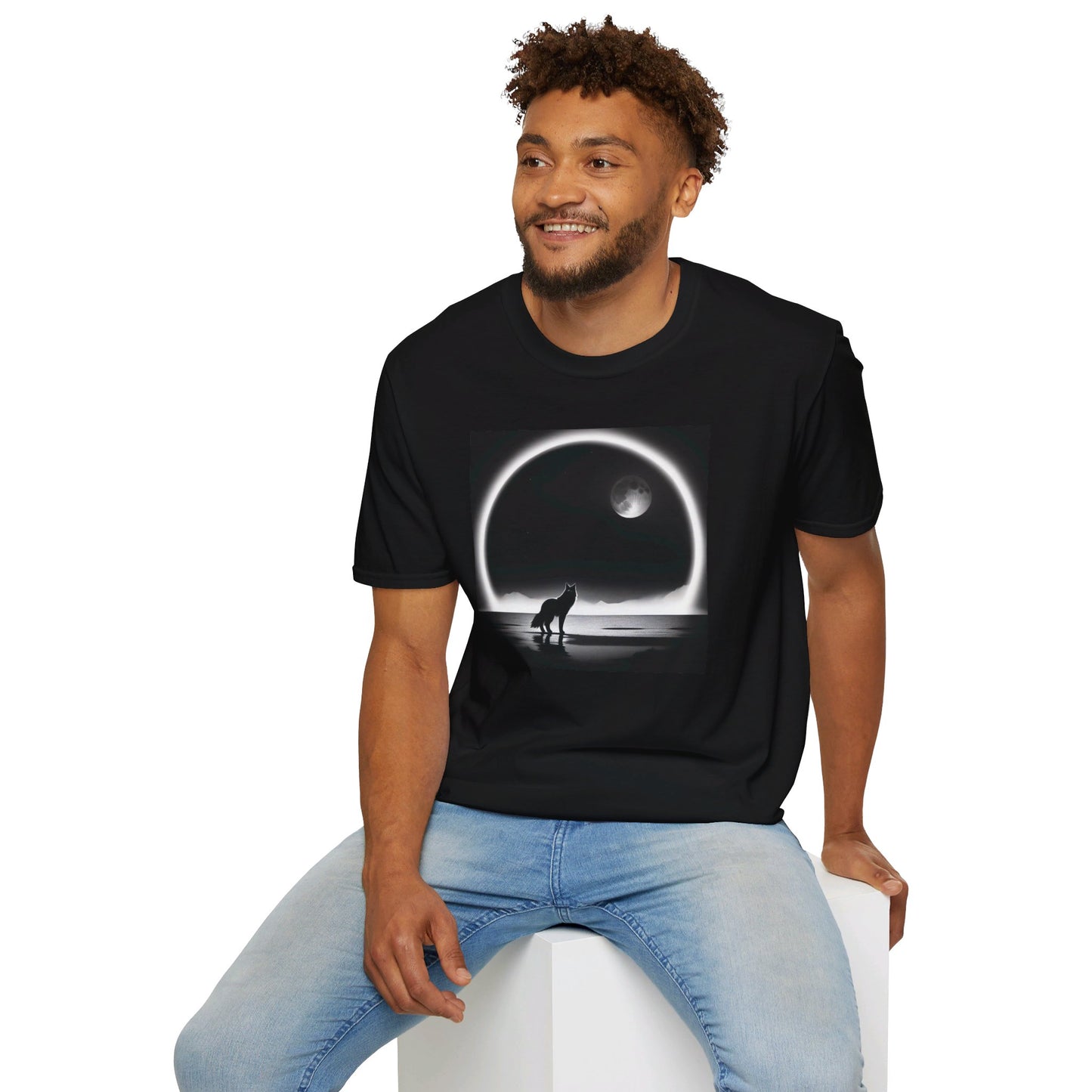 Lobo Solitario Unisex Softstyle T-Shirt